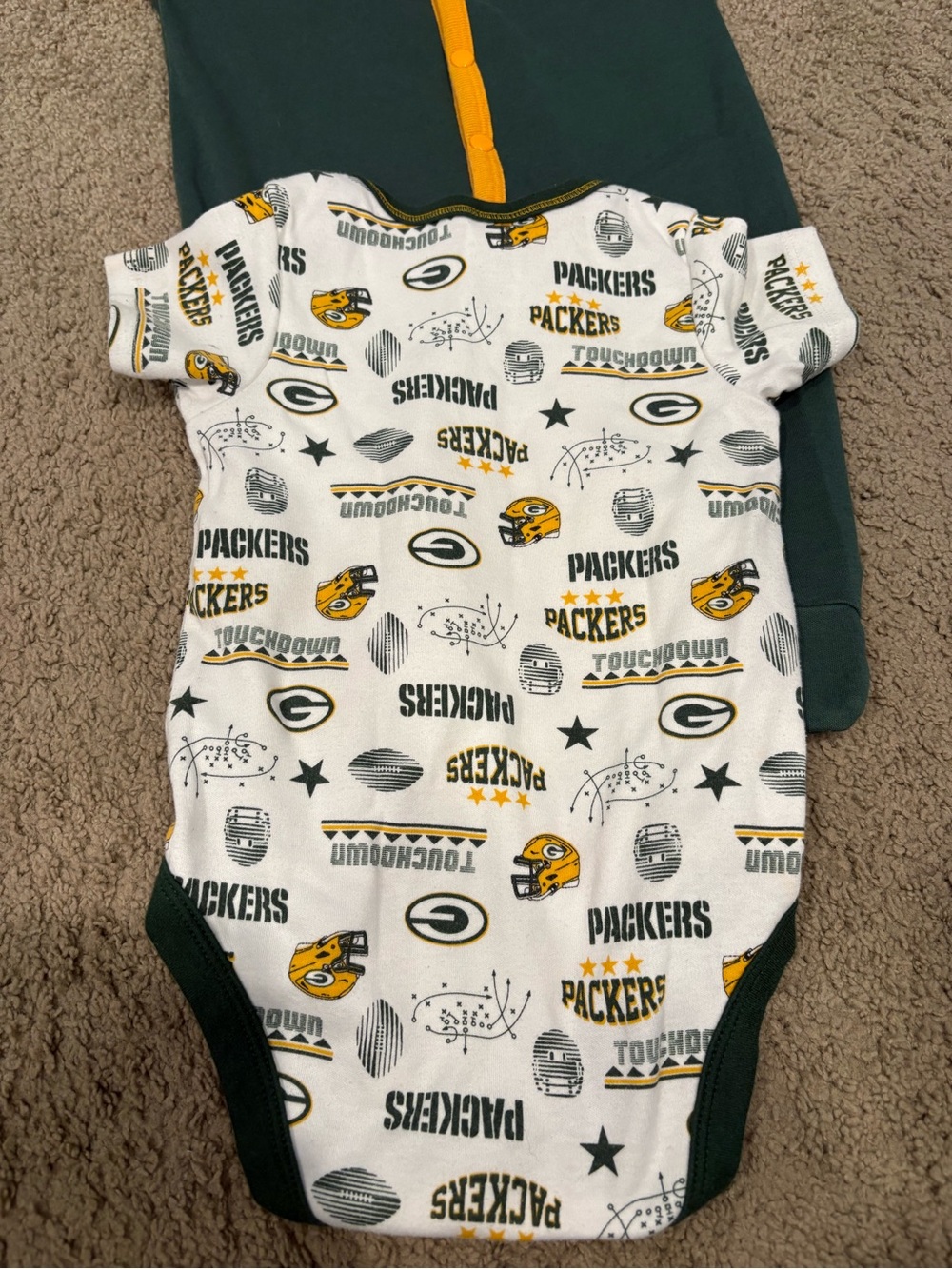 Green Bay Packers Infant Onesies and Sleepers Set of 3 6-12 Months - Picture 8 of 16